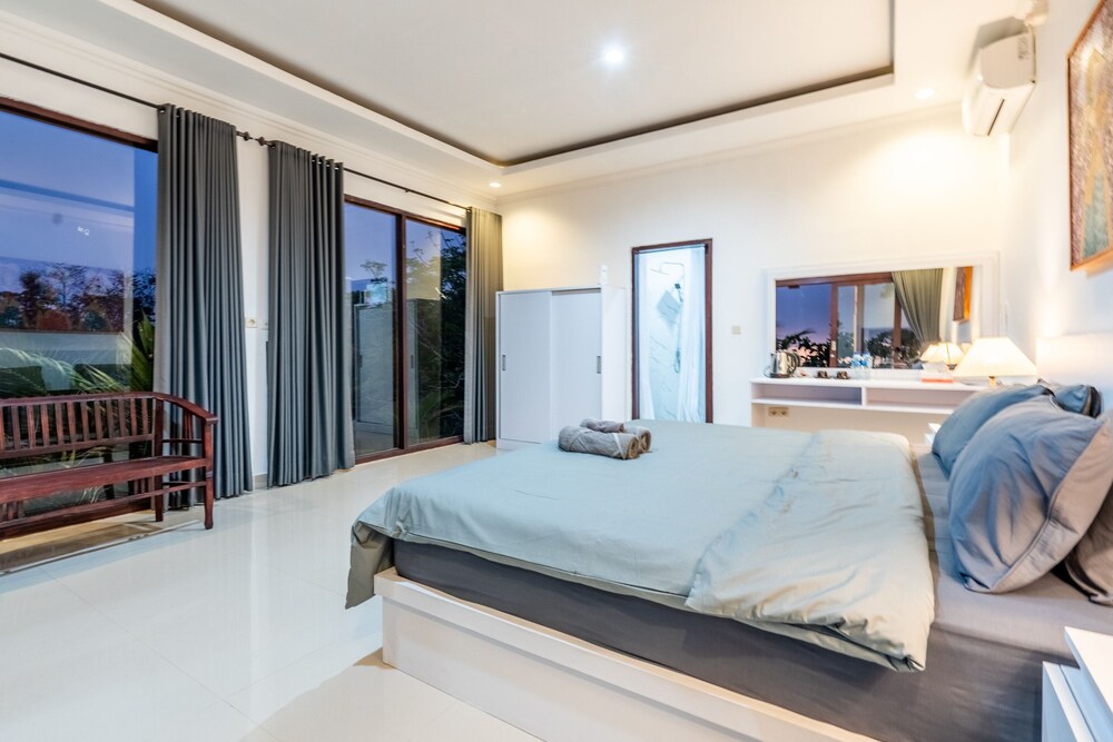 pini sentana village