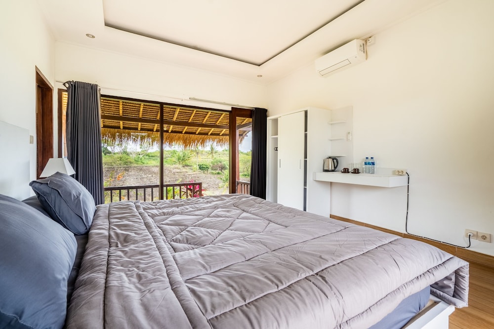 pini sentana village