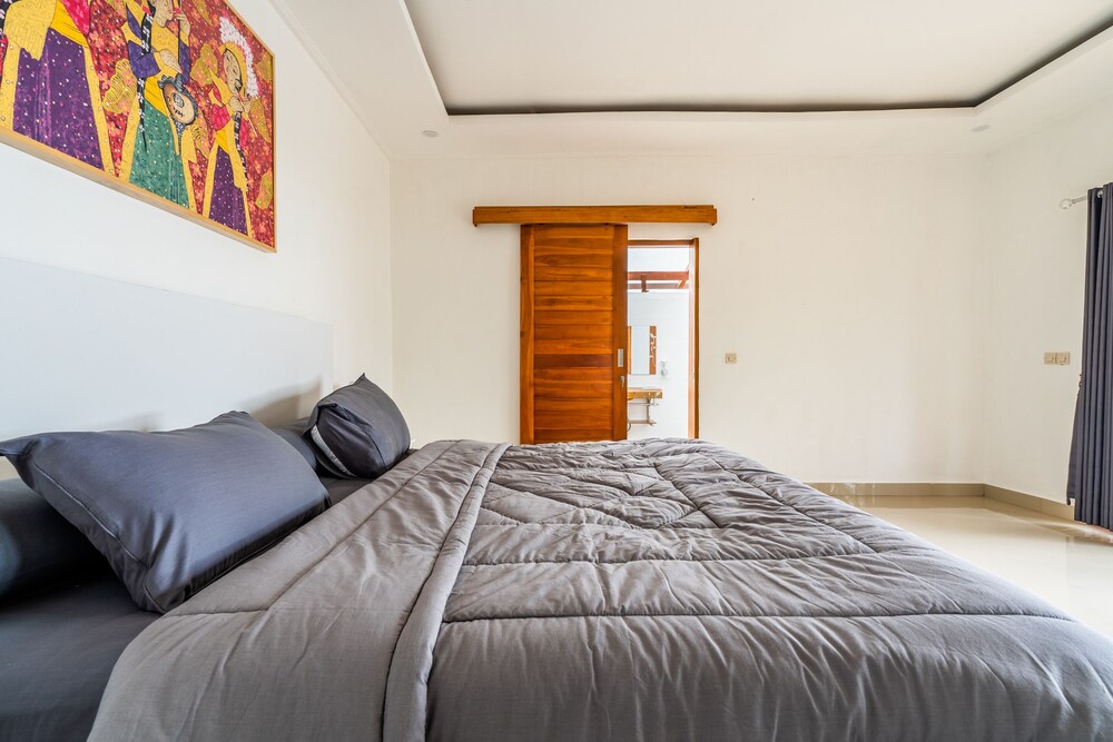 pini sentana village