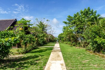 pini sentana village