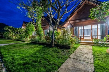 pini sentana village