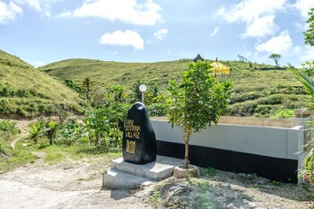 pini sentana village