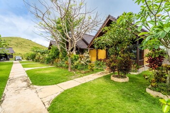 pini sentana village