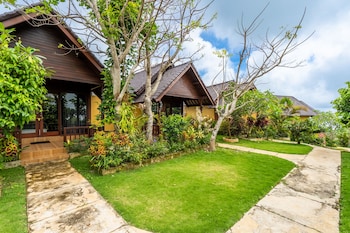 pini sentana village