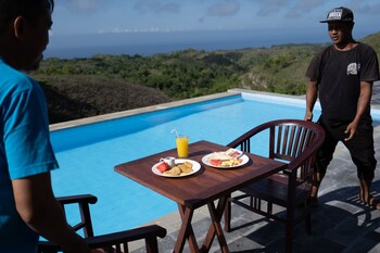 pini sentana village