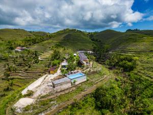pini sentana village