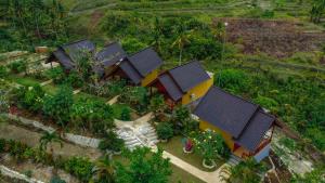 pini sentana village