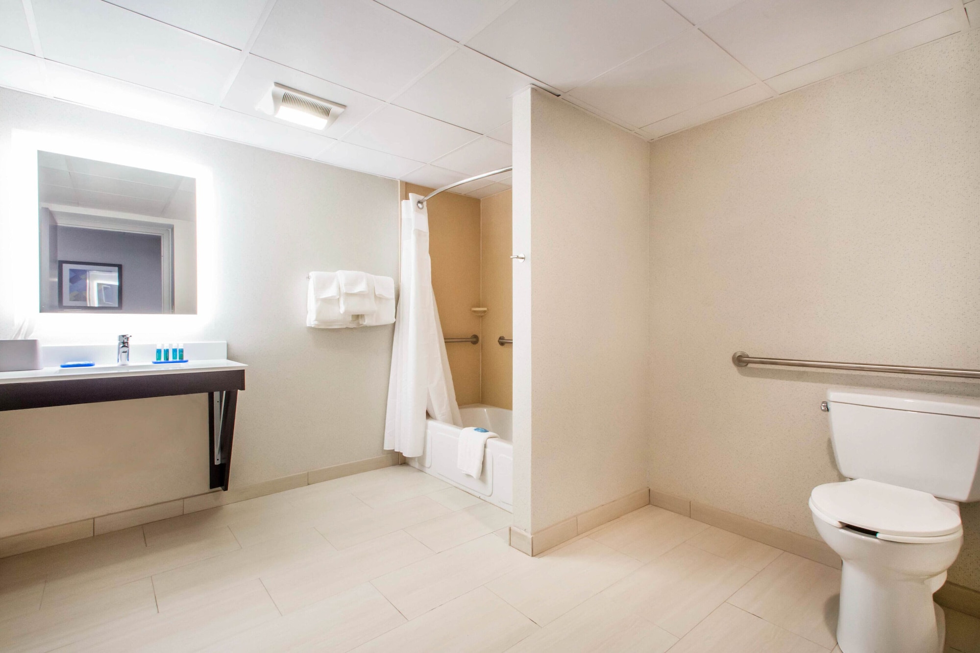 holiday inn express and suites albany airport wolf road