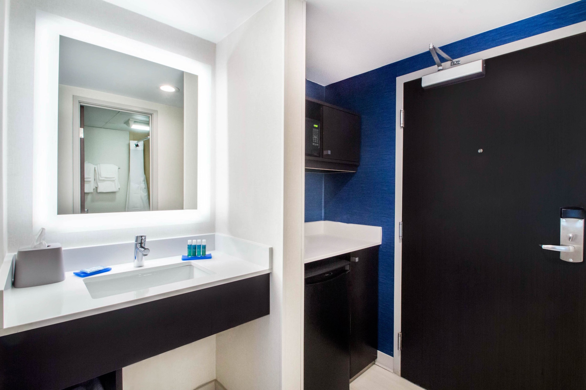 holiday inn express and suites albany airport wolf road