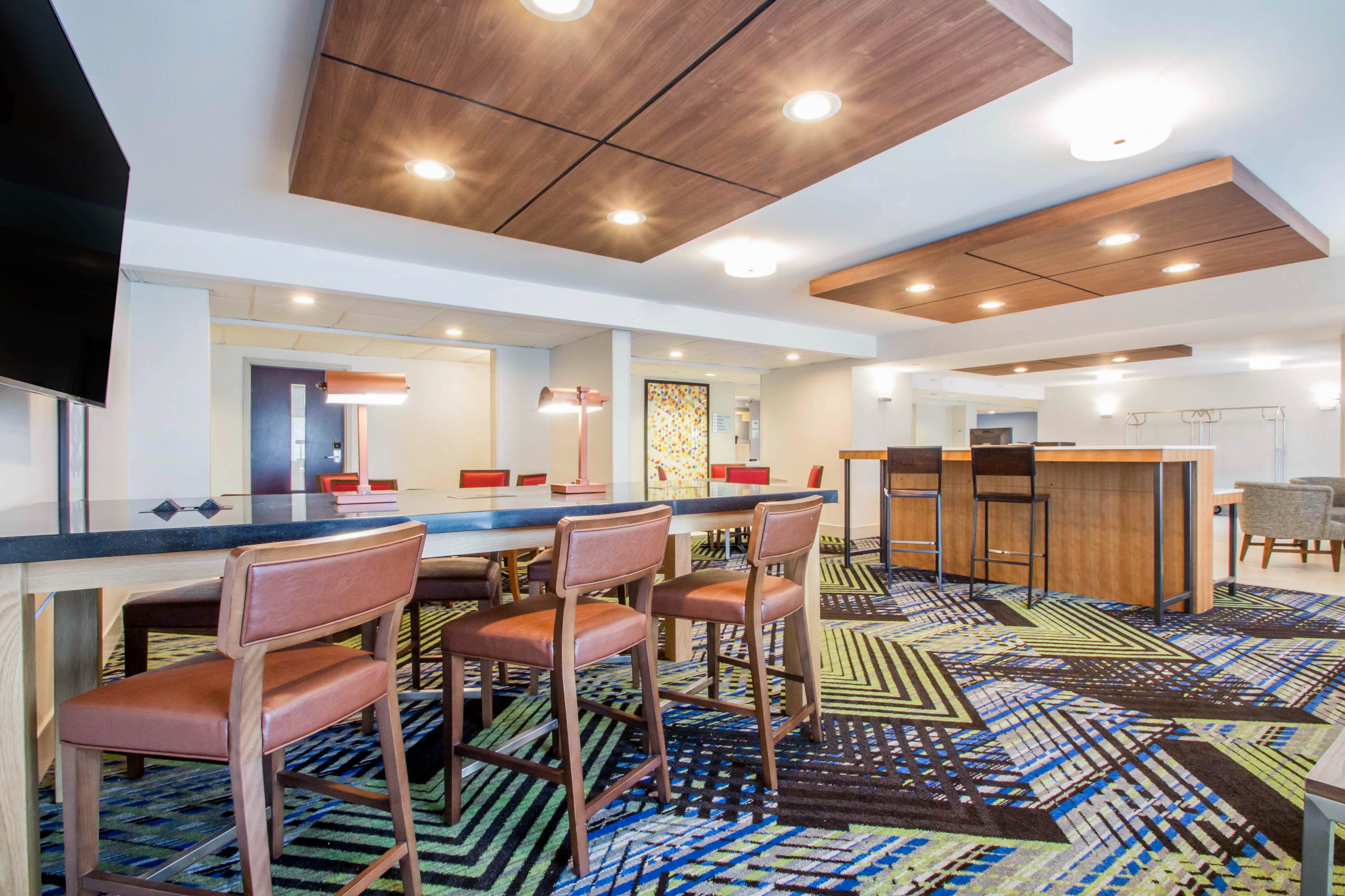 holiday inn express and suites albany airport wolf road