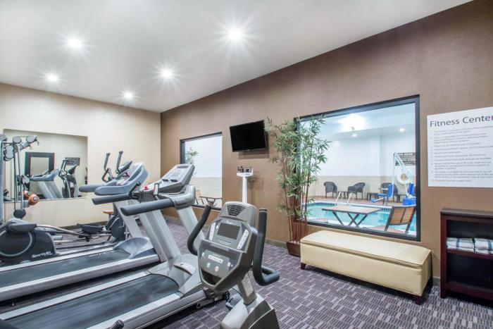 holiday inn express and suites albany airport wolf road