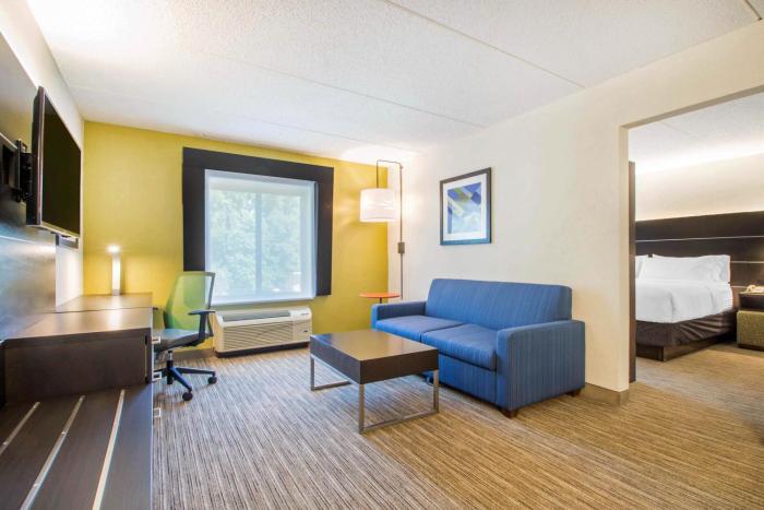 holiday inn express and suites albany airport wolf road