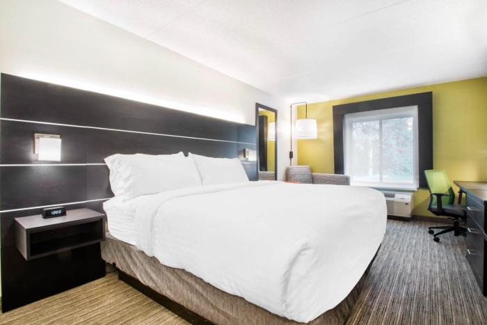 holiday inn express and suites albany airport wolf road