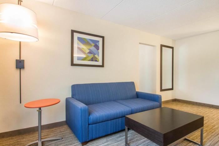 holiday inn express and suites albany airport wolf road