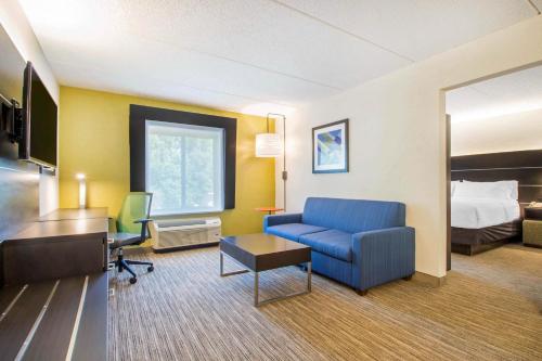 holiday inn express and suites albany airport wolf road