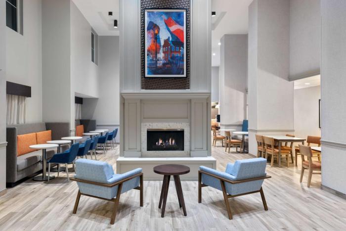 hampton inn and suites charlottesville at the university