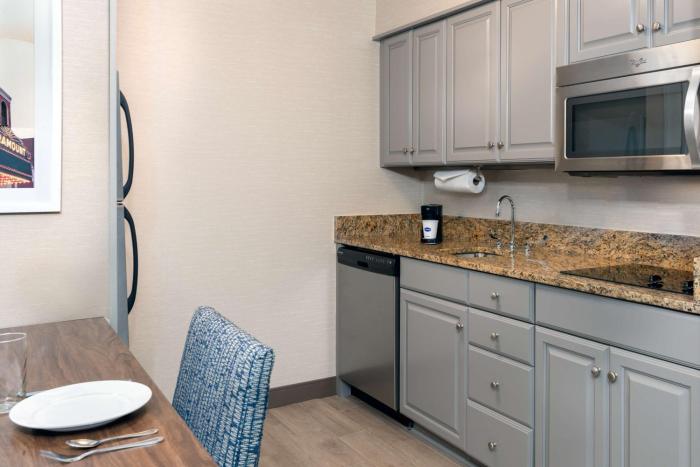 hampton inn and suites charlottesville at the university