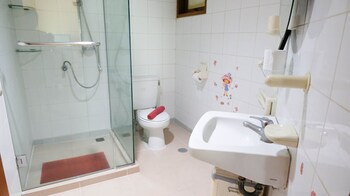 extra spacious and homey 2br at kondominium puncak marina apartment