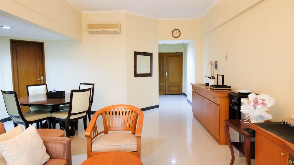 extra spacious and homey 2br at kondominium puncak marina apartment