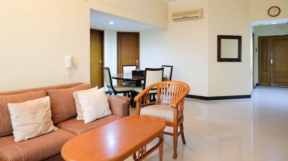 extra spacious and homey 2br at kondominium puncak marina apartment