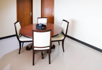 extra spacious and homey 2br at kondominium puncak marina apartment
