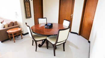extra spacious and homey 2br at kondominium puncak marina apartment