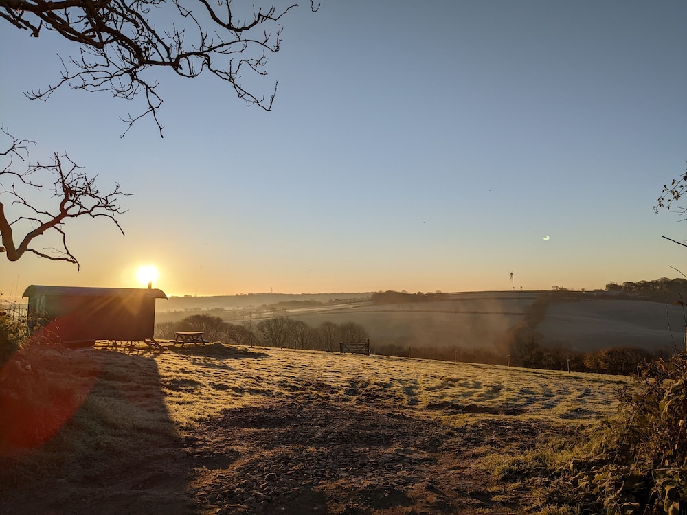 stunning shepherds hut retreat north devon