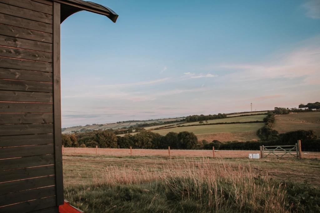 stunning shepherds hut retreat north devon