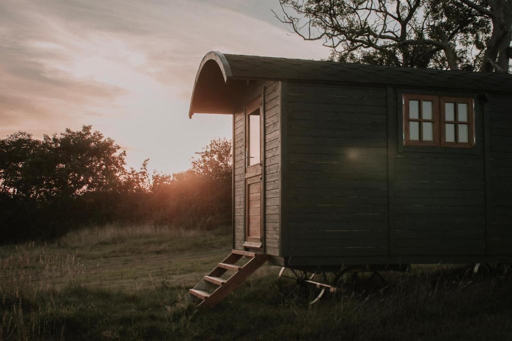 stunning shepherds hut retreat north devon
