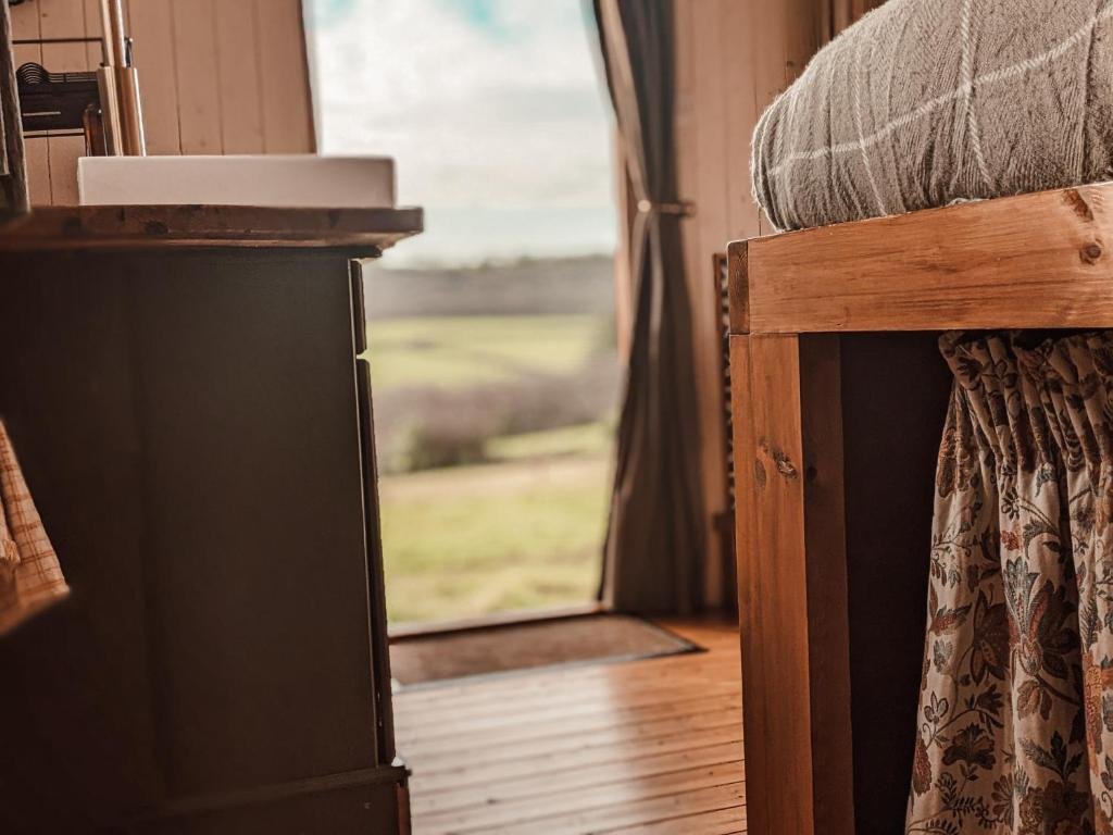 stunning shepherds hut retreat north devon