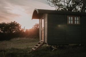 stunning shepherds hut retreat north devon