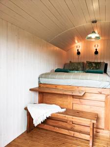 stunning shepherds hut retreat north devon