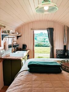 stunning shepherds hut retreat north devon