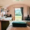 stunning shepherds hut retreat north devon