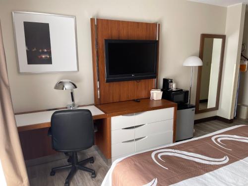 quality inn and suites new hartford utica