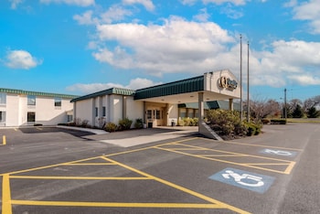 quality inn and suites new hartford utica