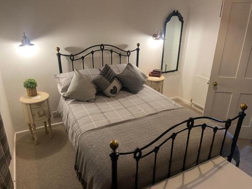 quaint cottage home comforts and log fire