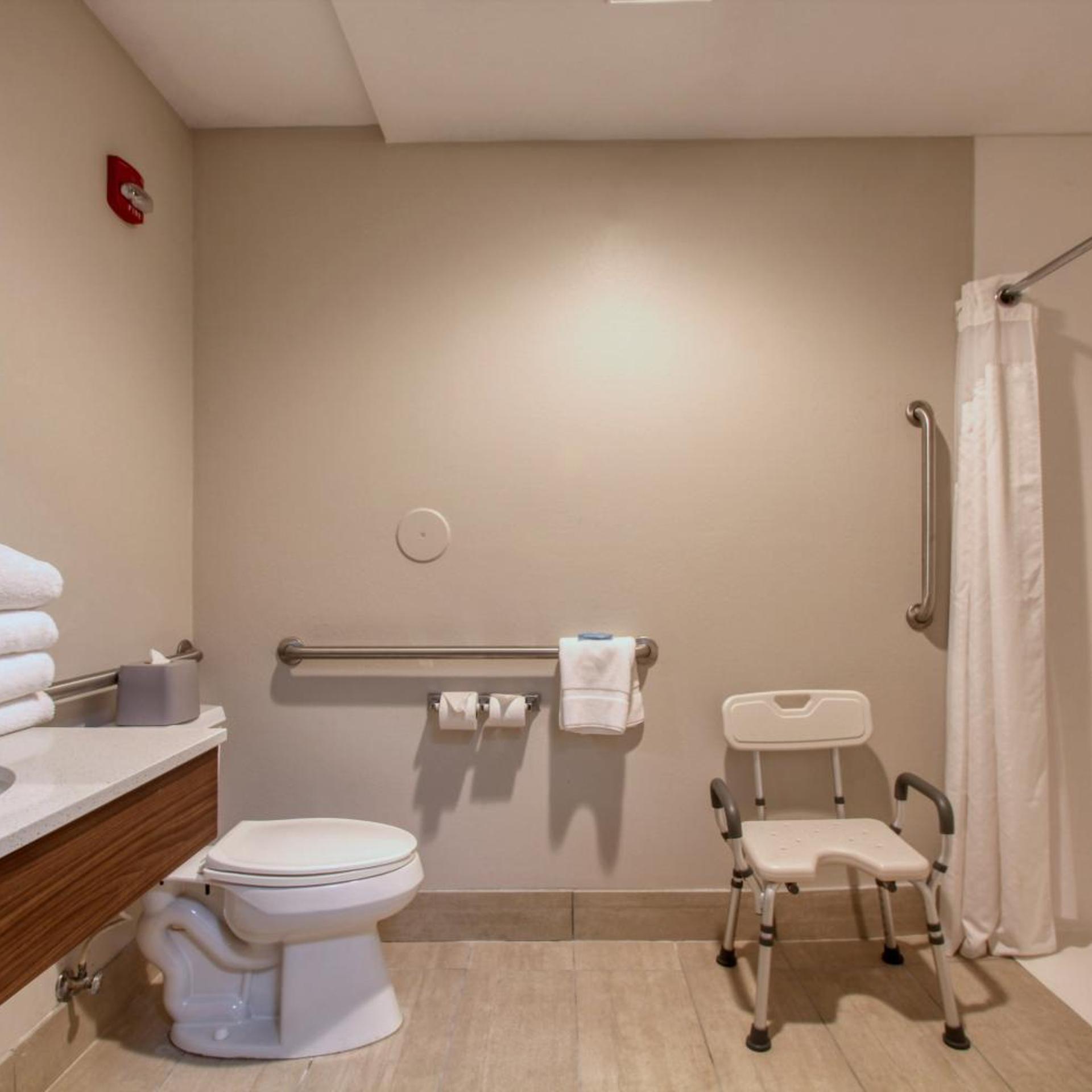 holiday inn express hotel and suites oshkosh by ihg