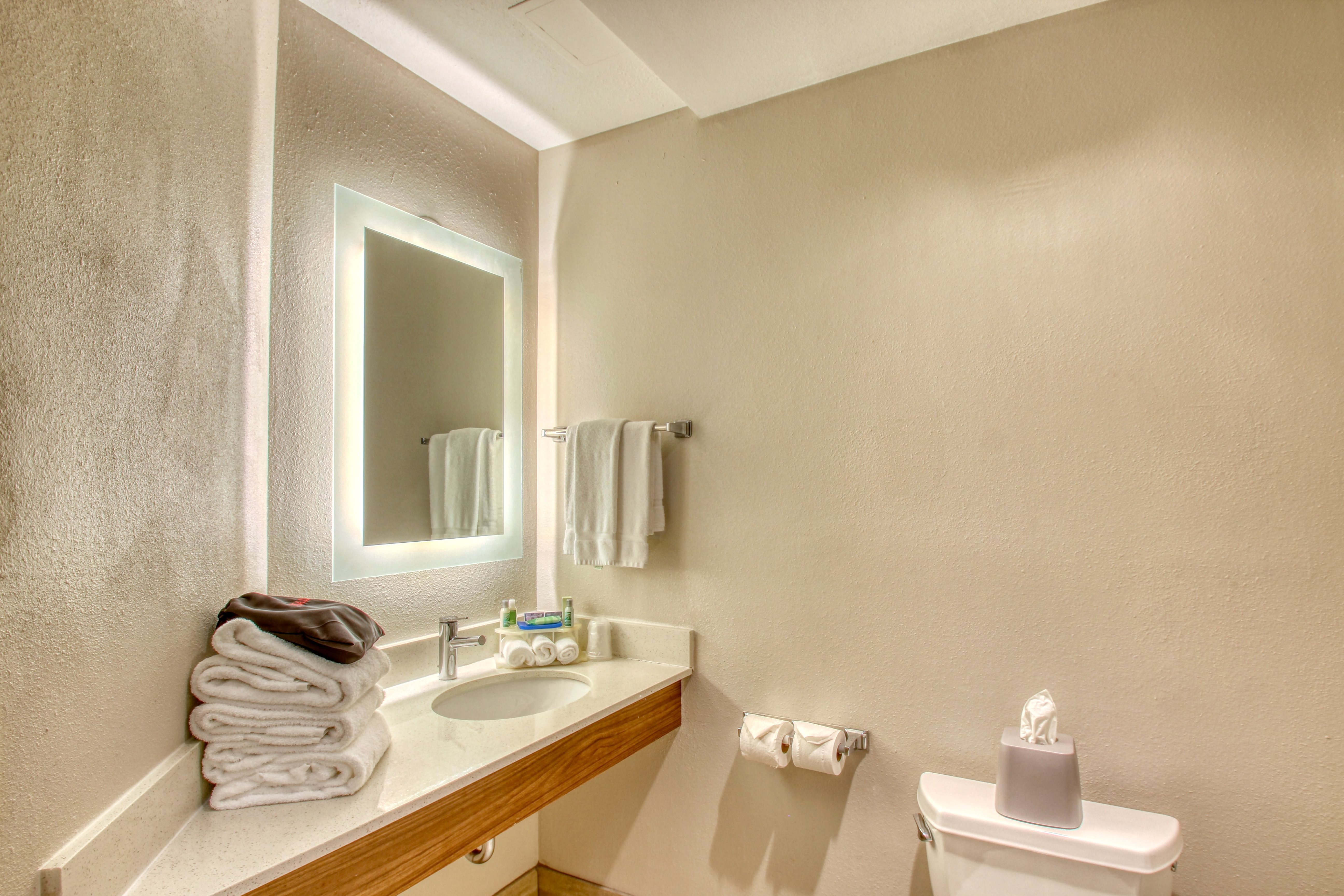 holiday inn express hotel and suites oshkosh by ihg