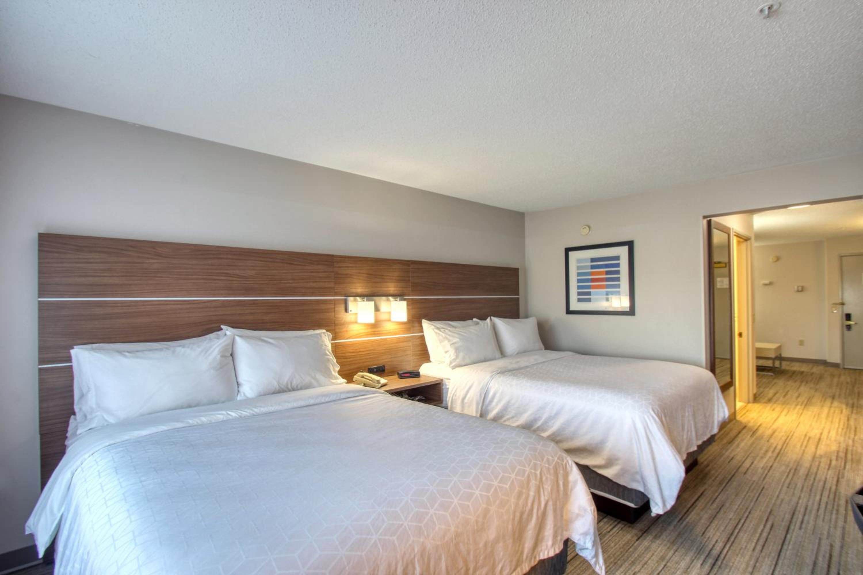 holiday inn express hotel and suites oshkosh by ihg