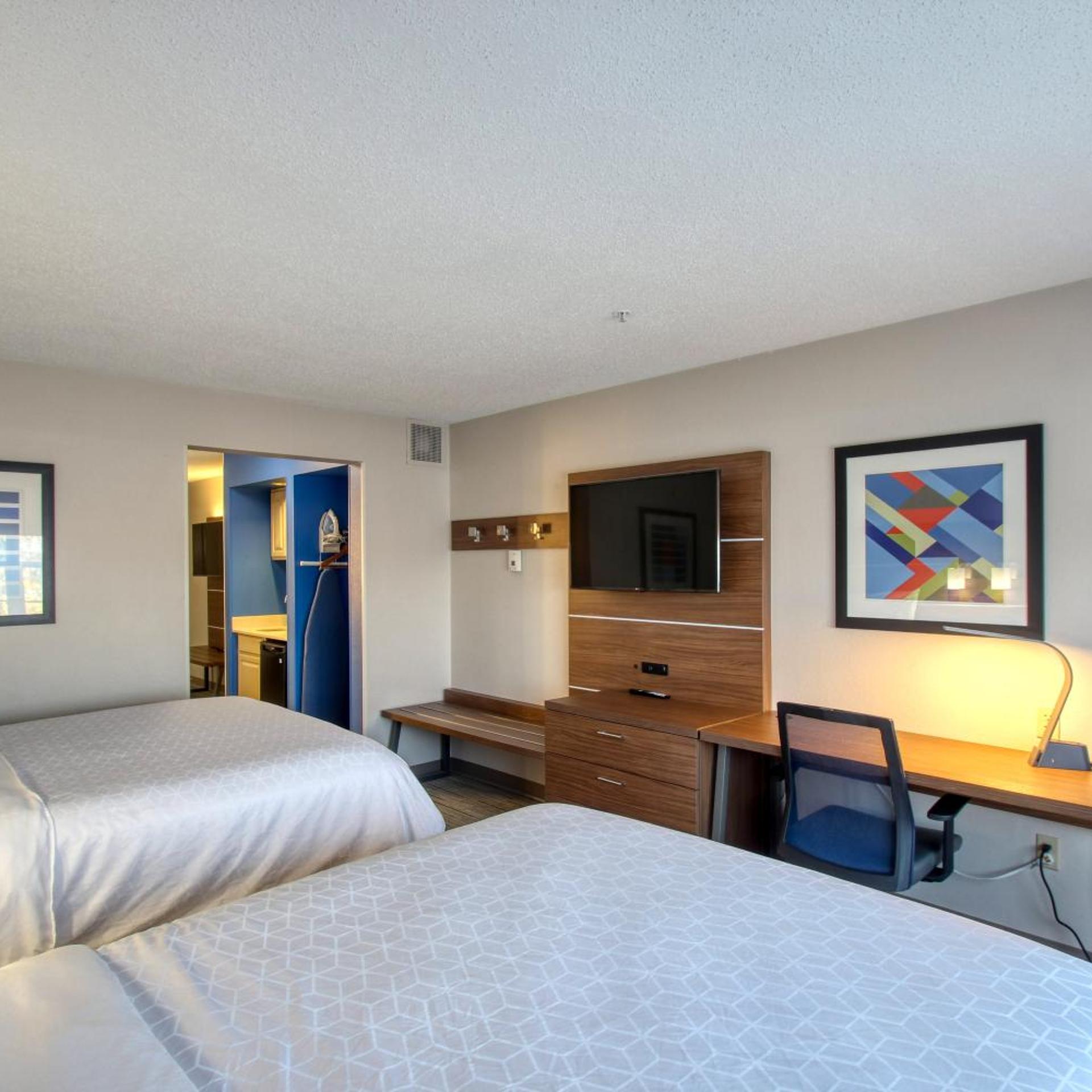 holiday inn express hotel and suites oshkosh by ihg