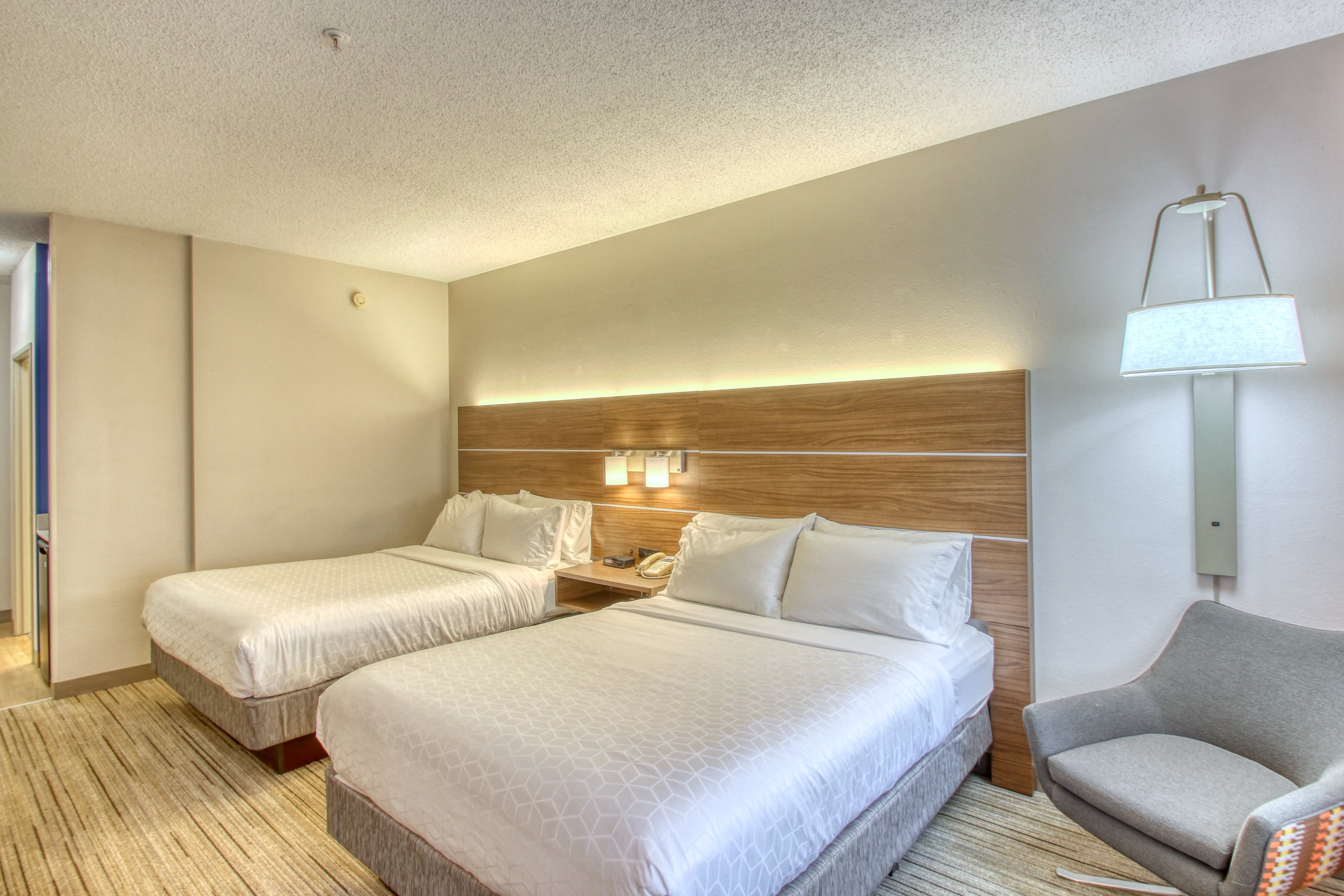 holiday inn express hotel and suites oshkosh by ihg