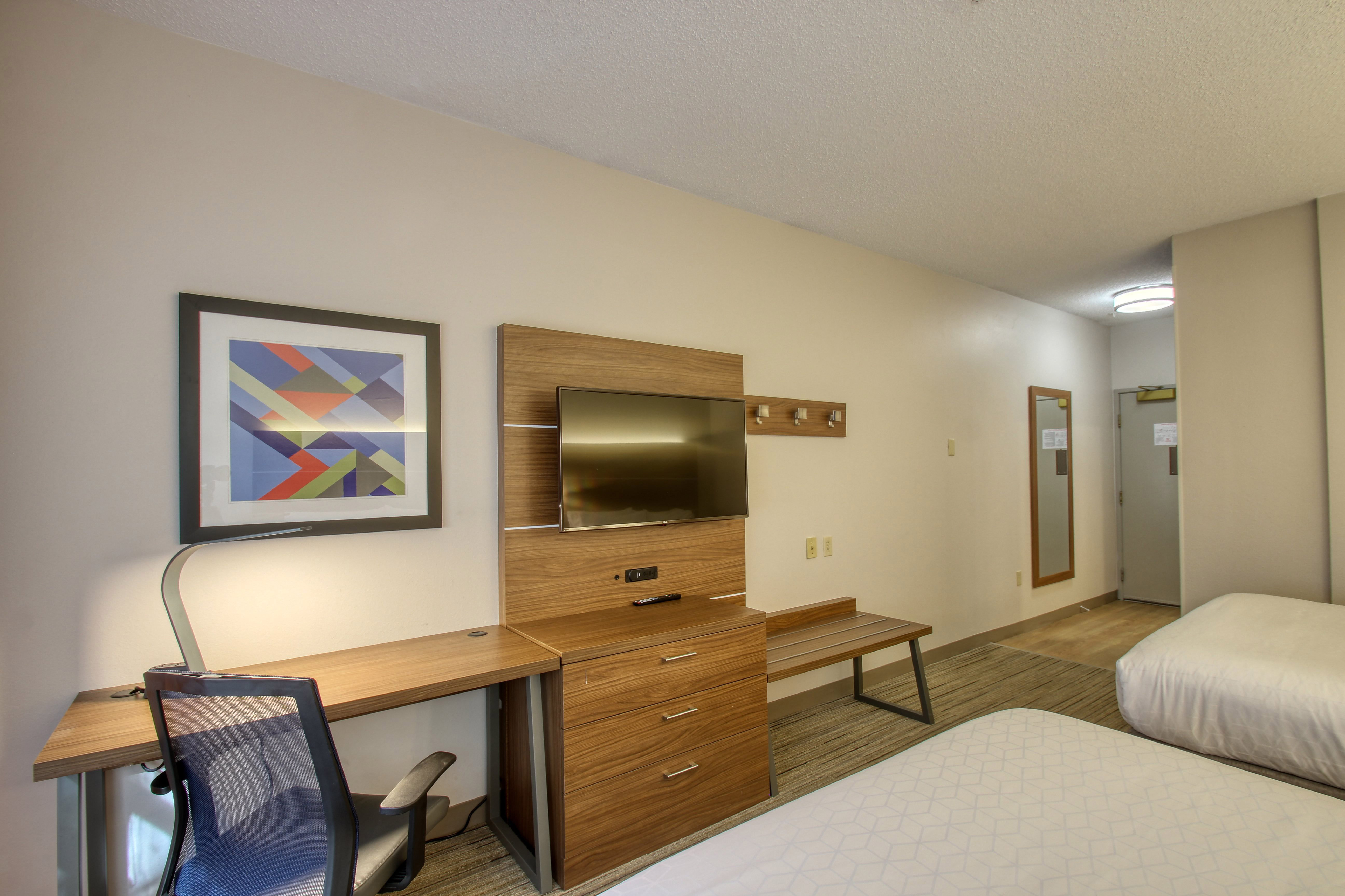 holiday inn express hotel and suites oshkosh by ihg