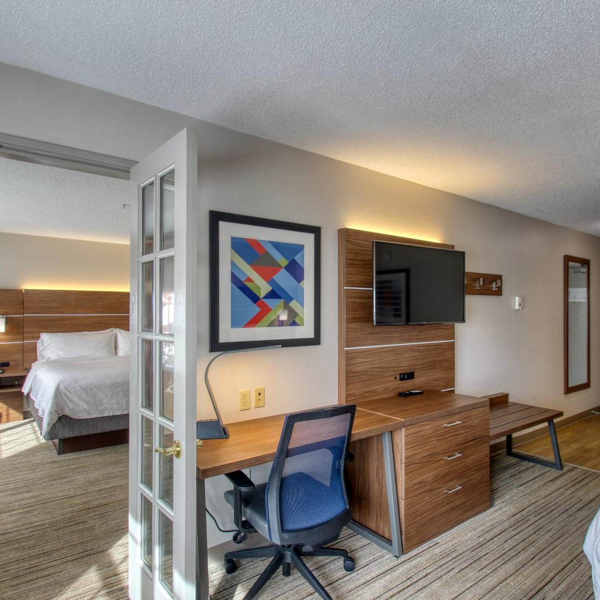 holiday inn express hotel and suites oshkosh by ihg
