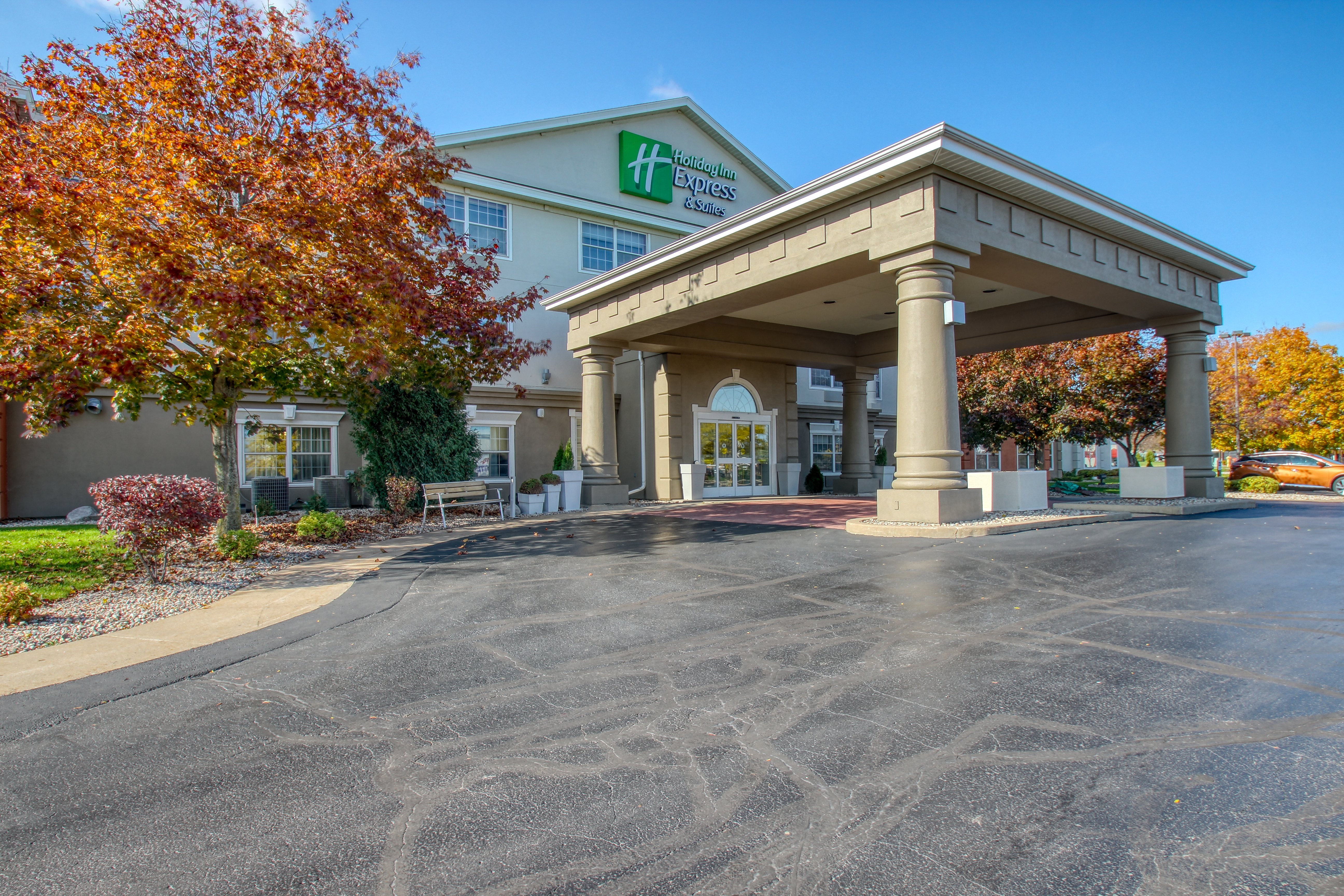holiday inn express hotel and suites oshkosh by ihg