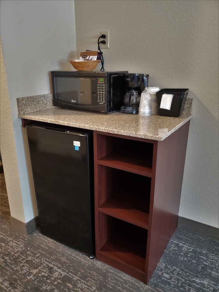 cobblestone suites oshkosh