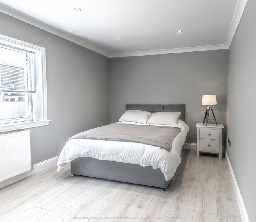 Lovely 1-Bed Cottage In Kelty With Hot Tub,,1 star