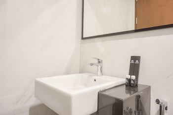 comfort and warm studio at ciputra world 2 apartment