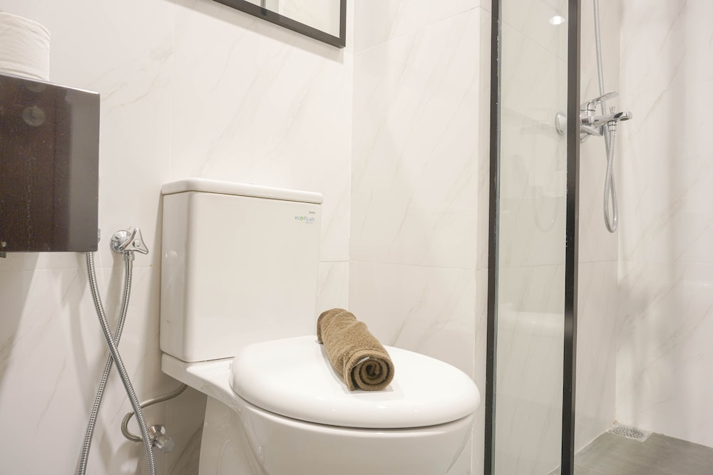 comfort and warm studio at ciputra world 2 apartment