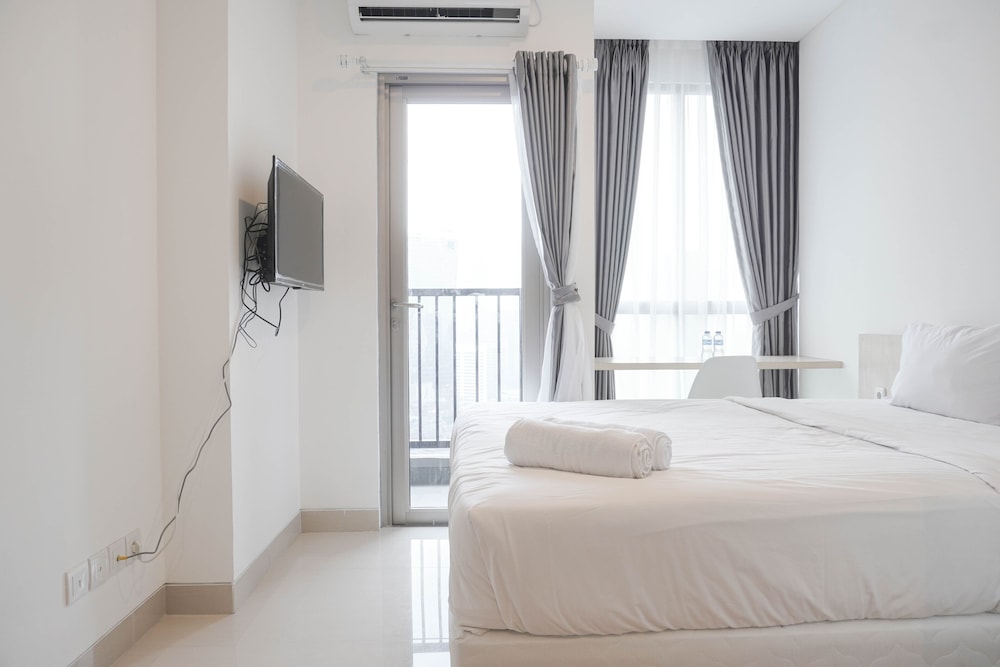 comfort and warm studio at ciputra world 2 apartment
